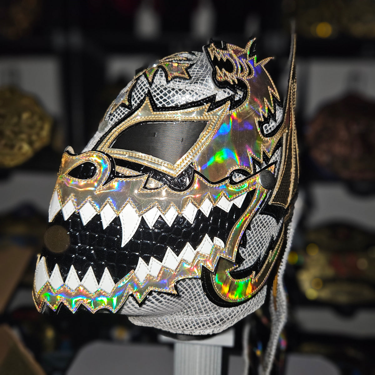 Dralistico White & Gold Pro-grade Adult Size Mask