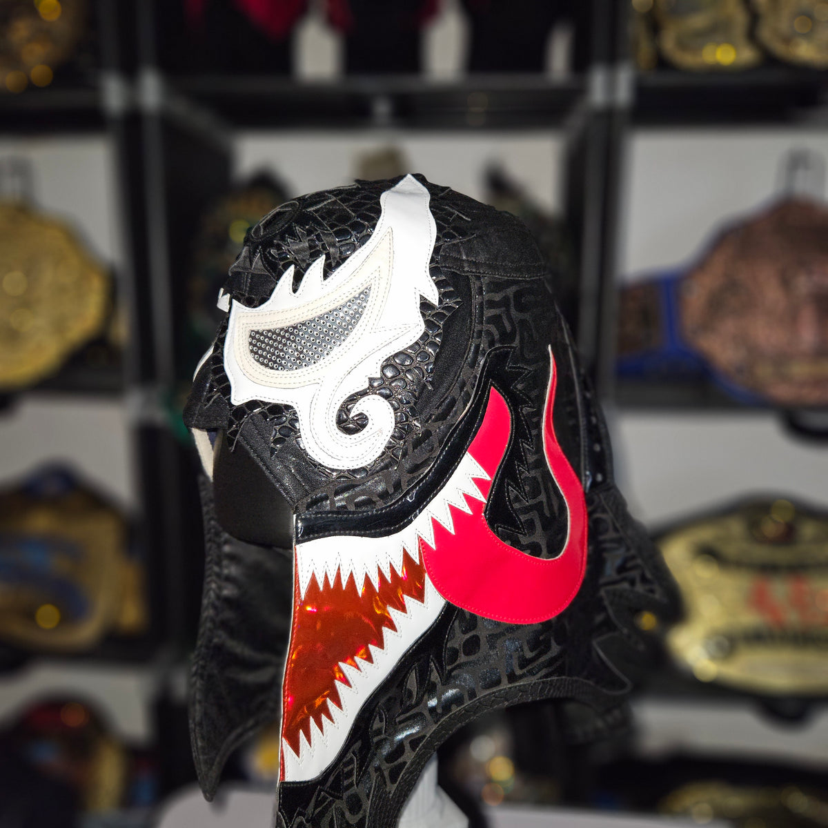 Penta Venom Style Adult Size Pro-grade Mask