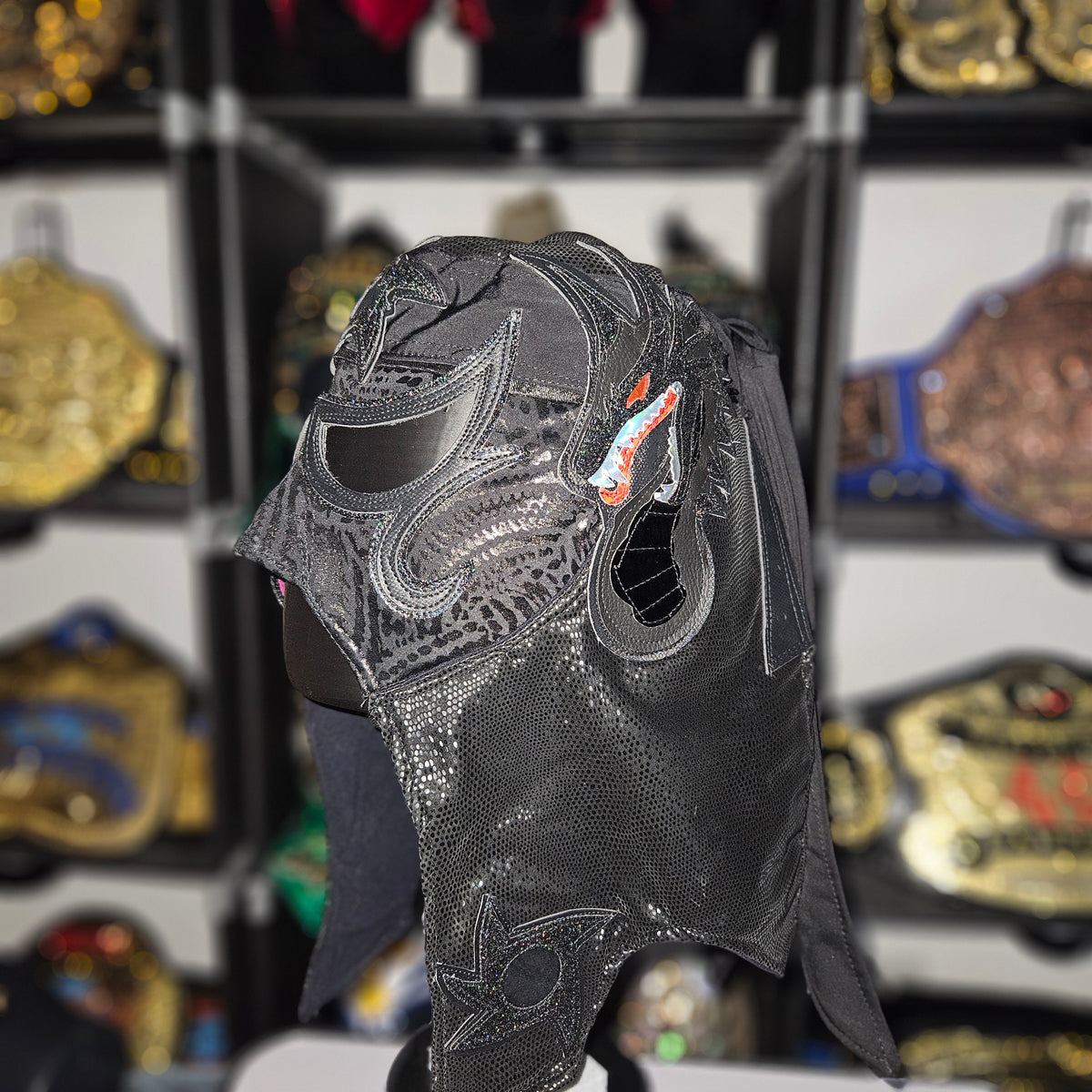 Penta Dark / Oscuro Pro-grade Adult Size Mask
