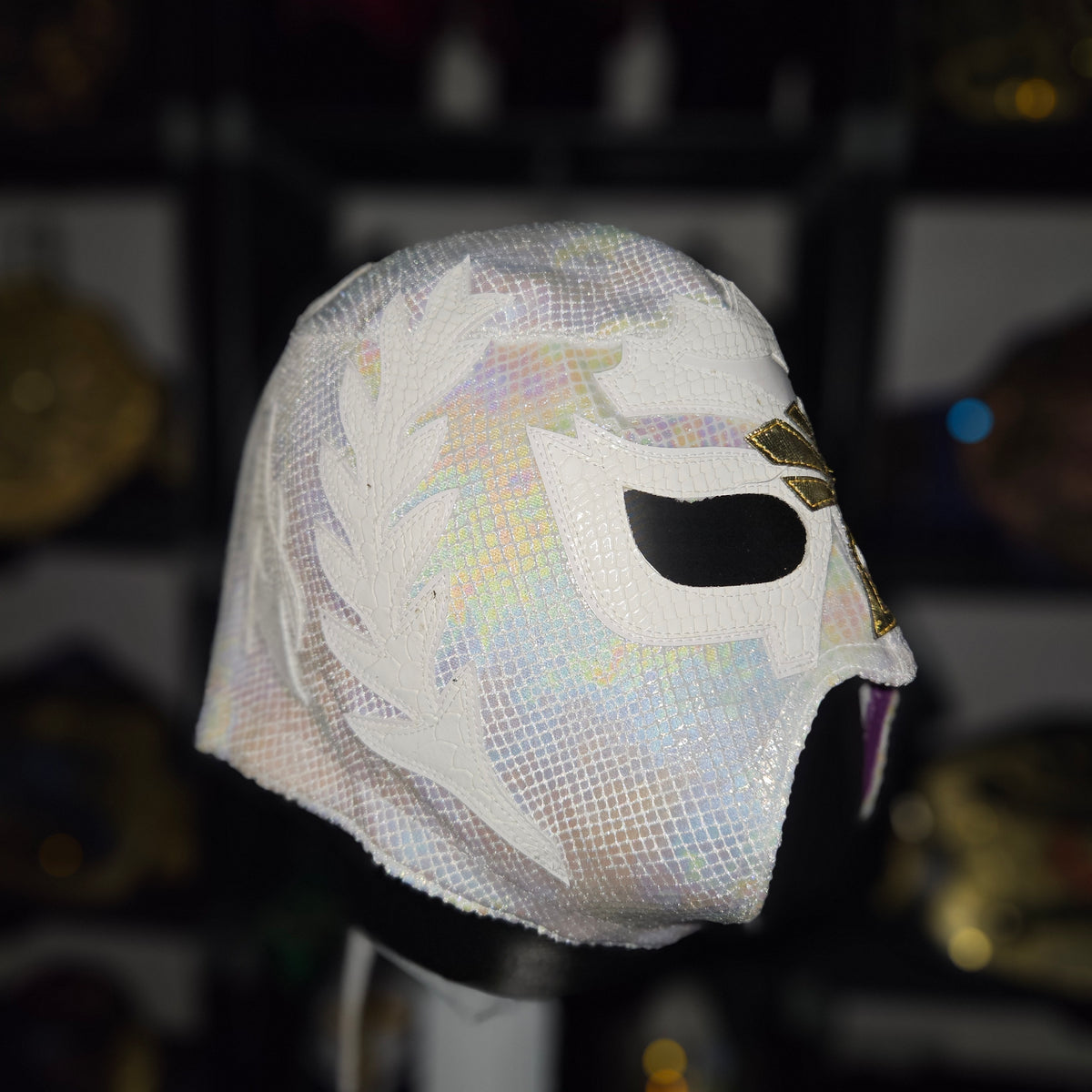 Soberano Jr White & Gold Semi Pro Adult Size Mask