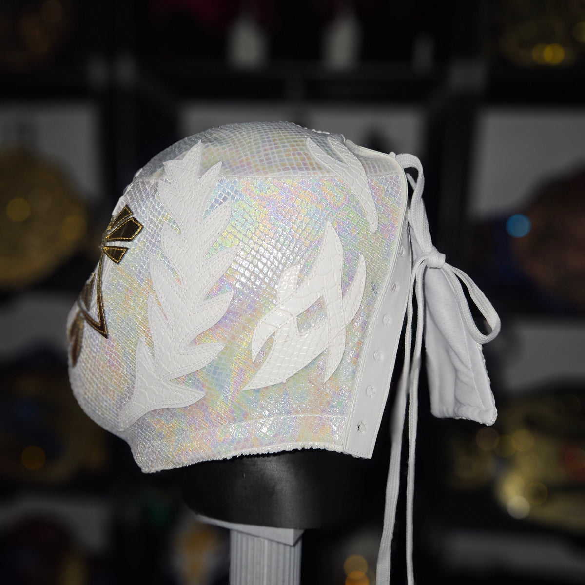 Soberano Jr White & Gold Semi Pro Adult Size Mask