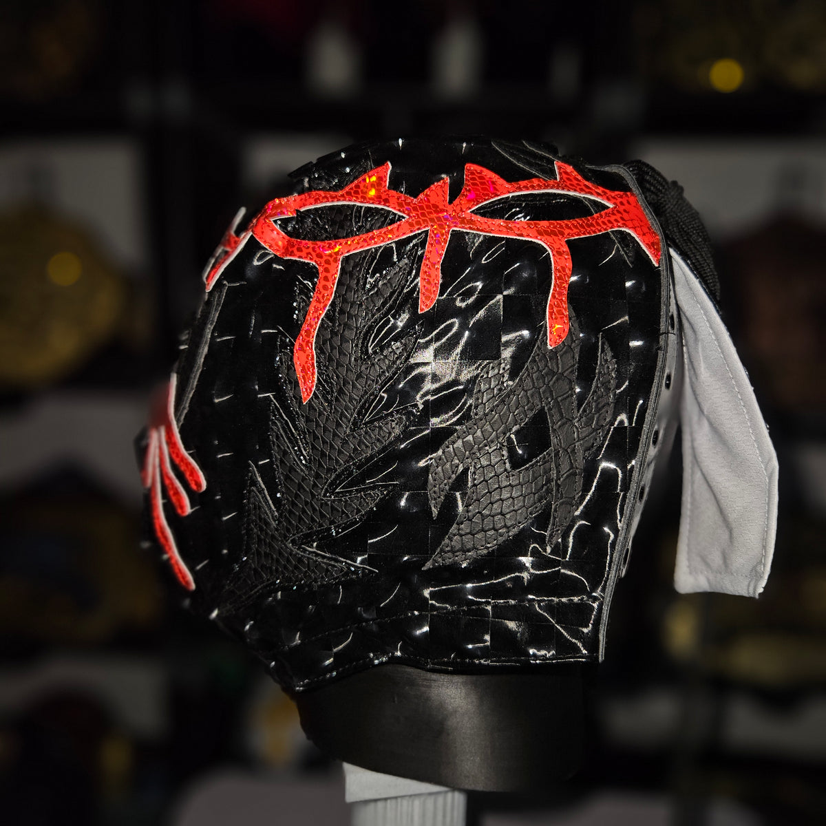 Soberano Jr Black & Red Semi Pro Adult Size Mask