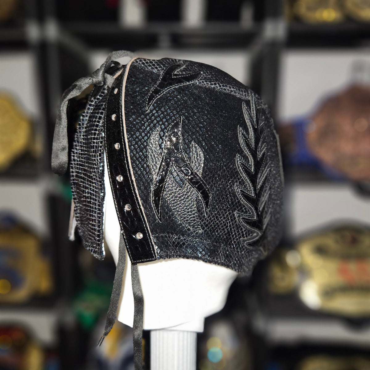 Soberano Jr Black & Gold Semi Pro Adult Size Mask